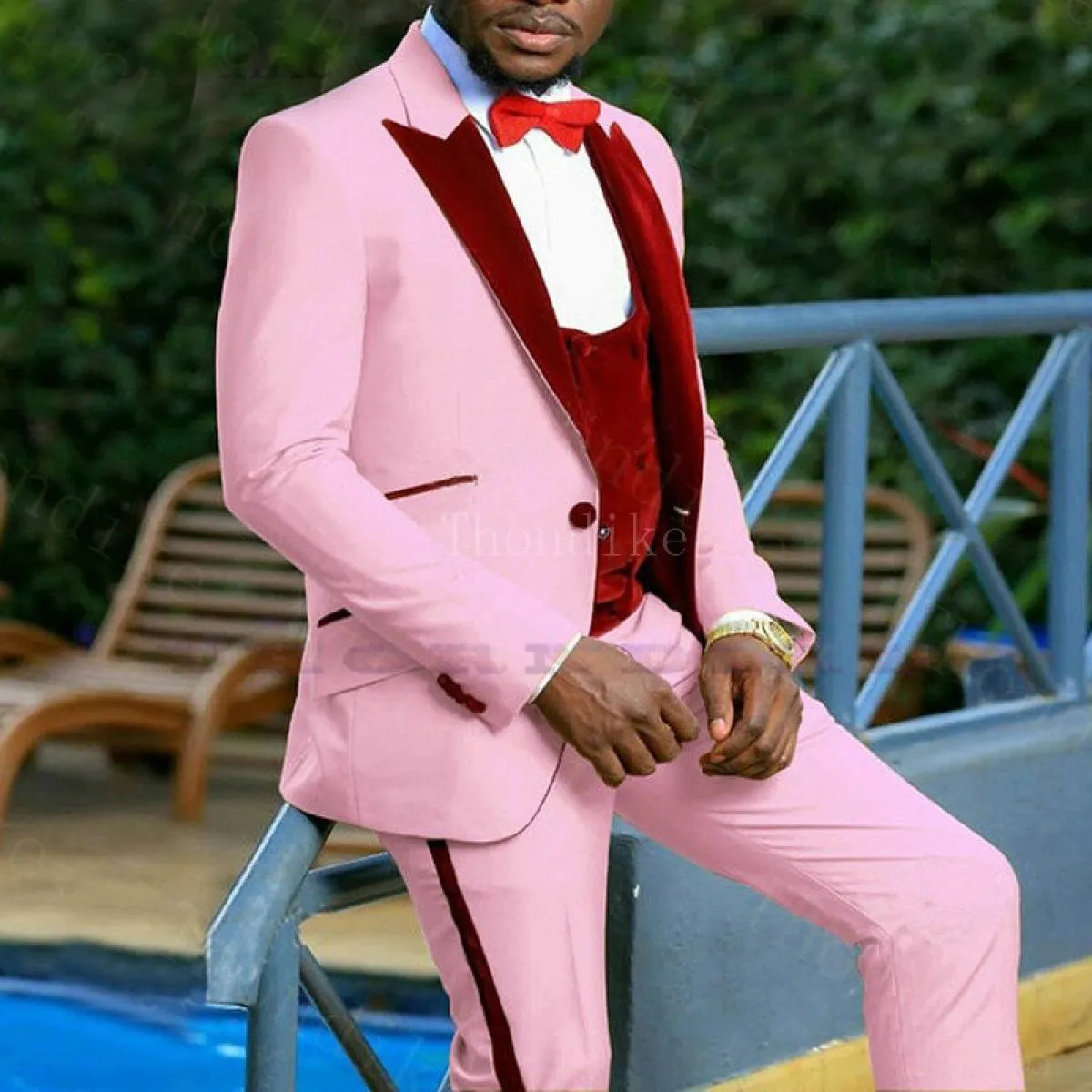 Abiti da uomo gialli da ballo con gilet di velluto bordeaux 2023 Giacca da uomo a 3 pezzi slim fit smoking da sposa con pantalon