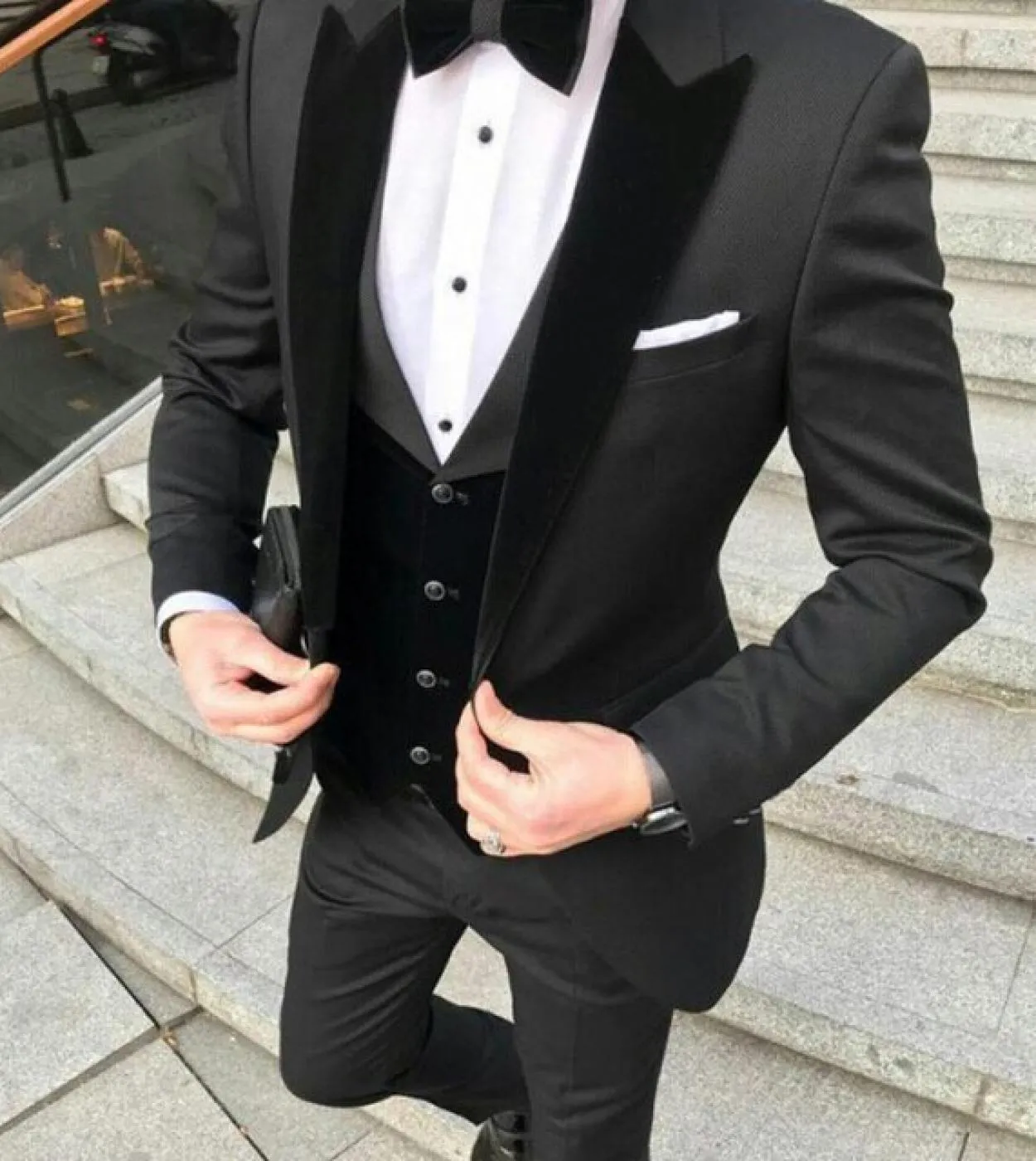 Ultimi abiti da uomo slim fit per la festa di ballo di nozze con smoking da sposo in velluto nero con risvolto 3 pezzi Giacca da